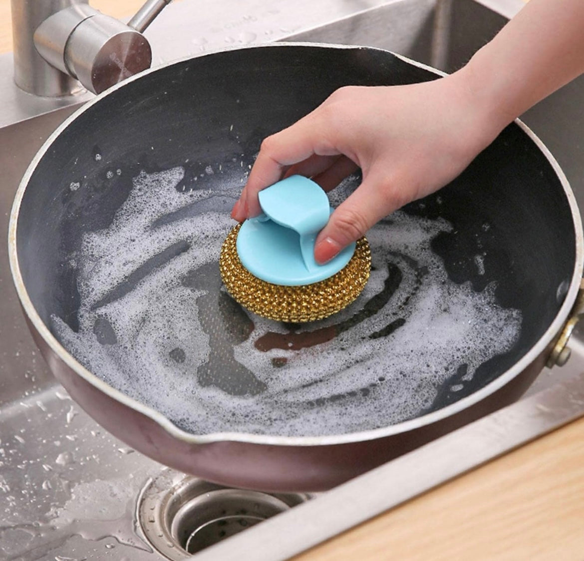 1705- 4pcs Scrubber with mini Handle