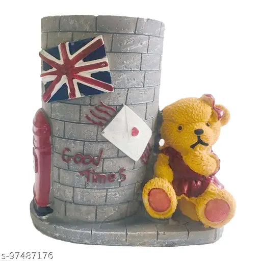 1590- Bear Poliresin Pen holder